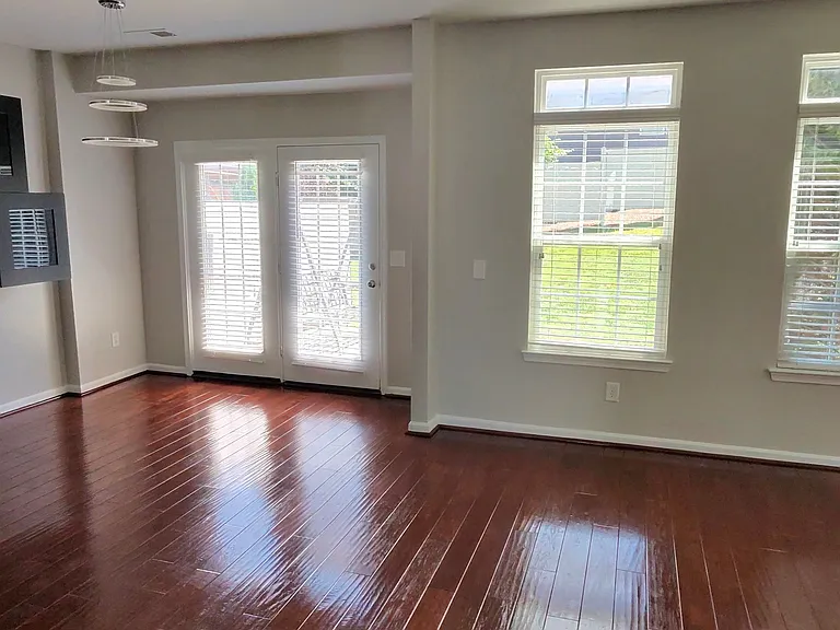 635 School House Ln — Photo 23