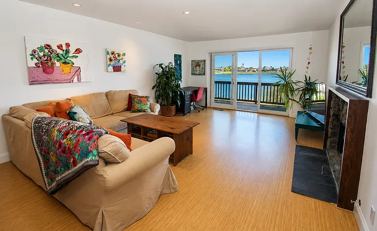 707 S Eliseo Dr — Photo 2