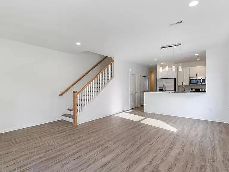 35 Marble St — Photo 5
