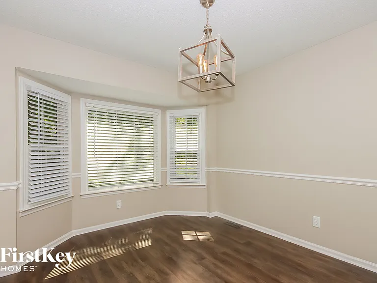 4440 Huntington Dr — Photo 6