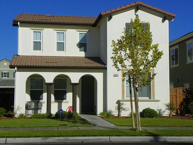 1st image of 663 W Esplanade Dr