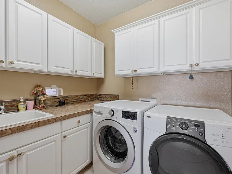 5940 Cour Saint Michelle — Photo 22