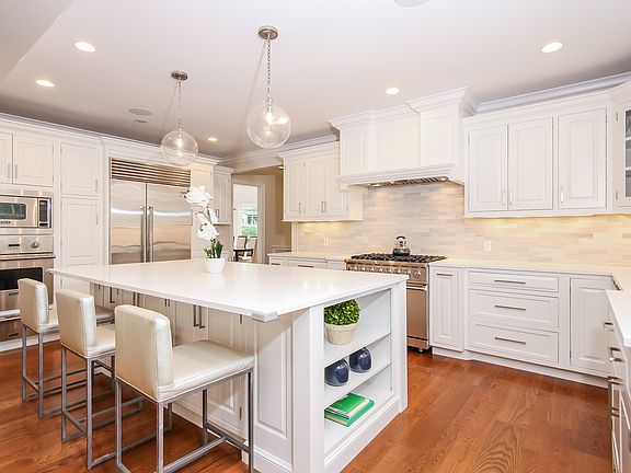 A view showing the Viking wall oven