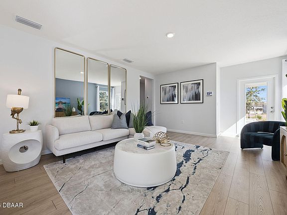 4th image of 1012 Commons Way