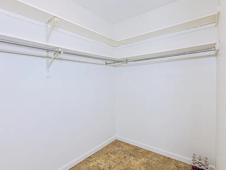 6242 Ridgegate Cir #A — Photo 3