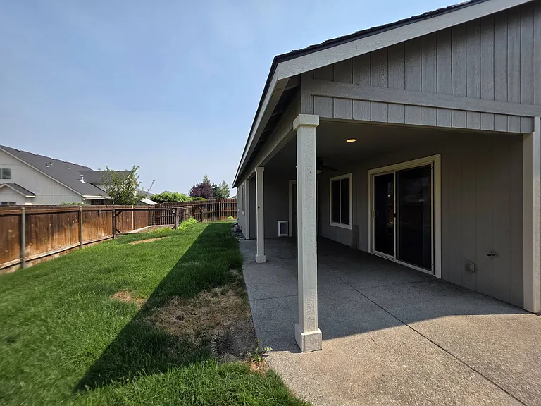 1523 Sacajawea Ave — Photo 35