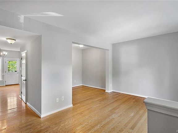4th image of 2929 Thistlebrook Ln #2929