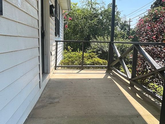 2nd image of 828 Spruce St