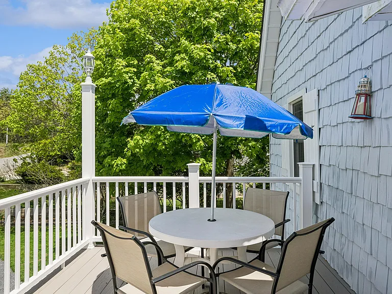 20 Franklin Dr — Photo 6