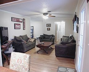 4th image of 1906 Mountainview Dr