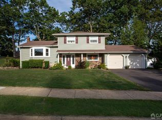 2 Schultz St, Sayreville, NJ 08872