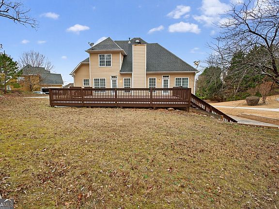 3rd image of 106 Chestnut Knl