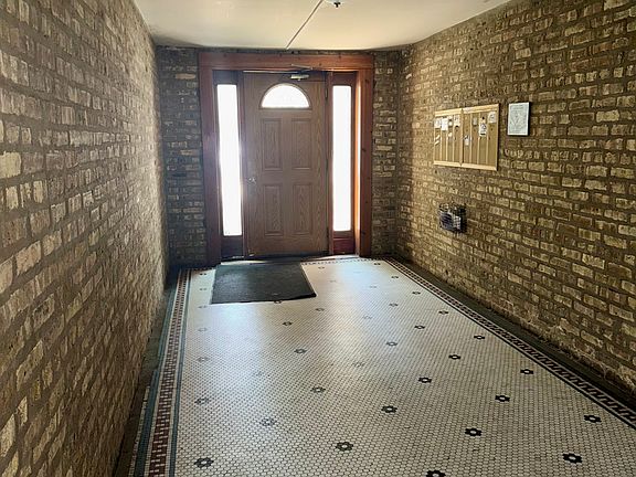 2nd image of 4705 N Central Park Ave APT 2