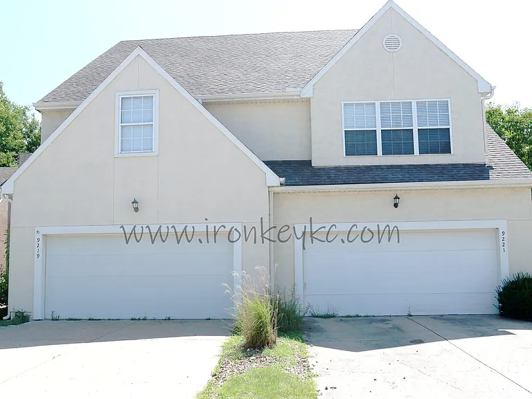 9221 Boehm Dr — Photo 2