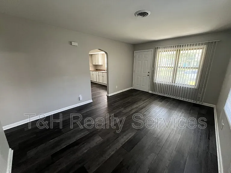 4358 Norwaldo Ave — Photo 3
