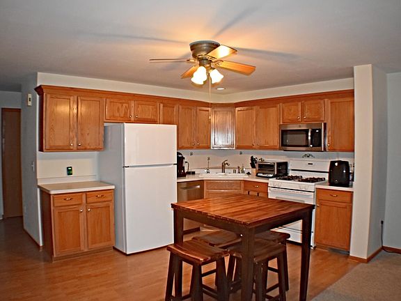 5th image of 2125 East Broadway