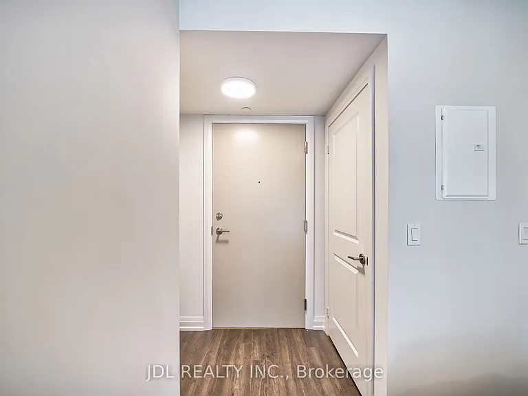 20 Meadowglen Pl #334 — Photo 6