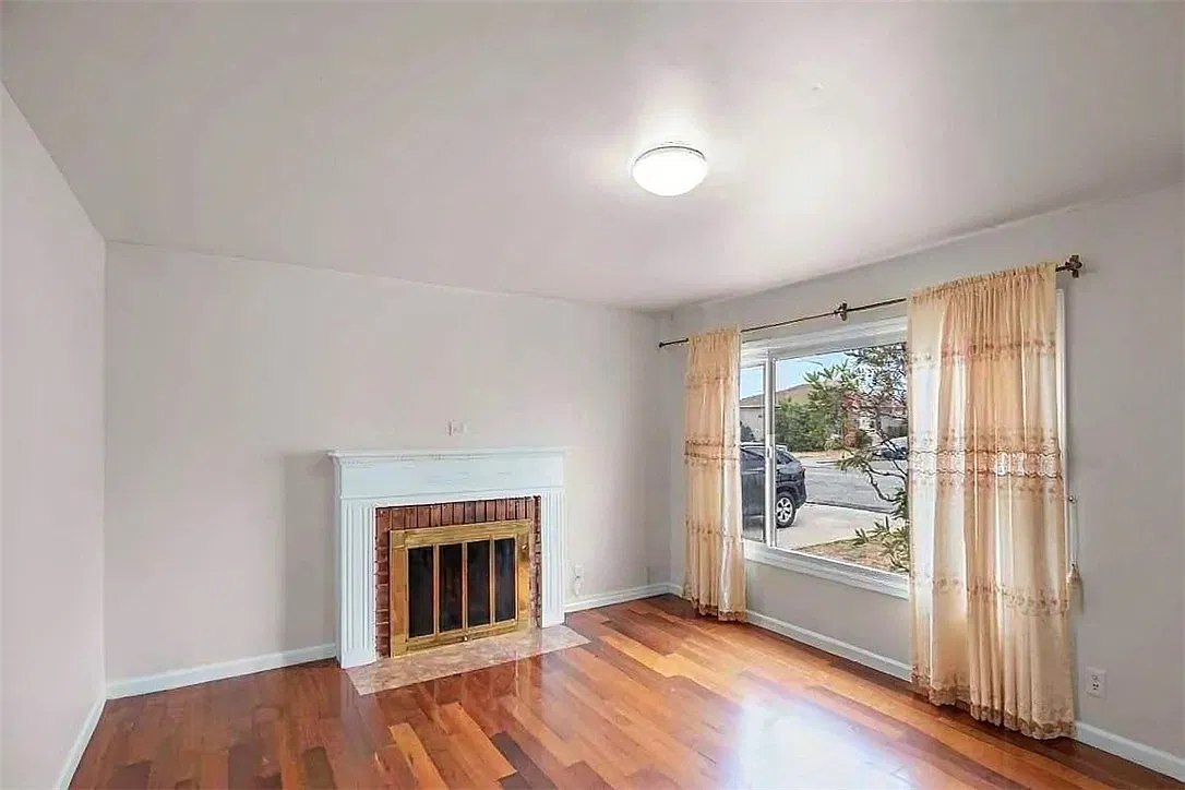 3 bed, 1410 sqft, $2,755 — Photo 3