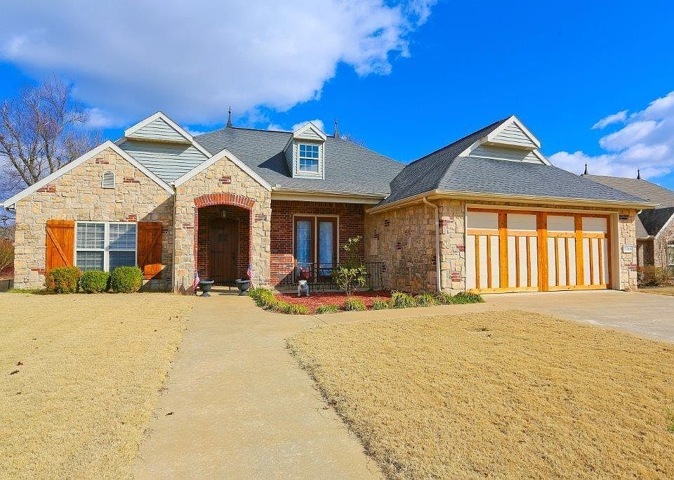 1st image of 5715 S Berry Farm Dr