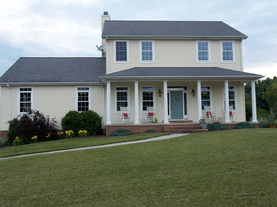 1st image of 40 Hilltop Dr