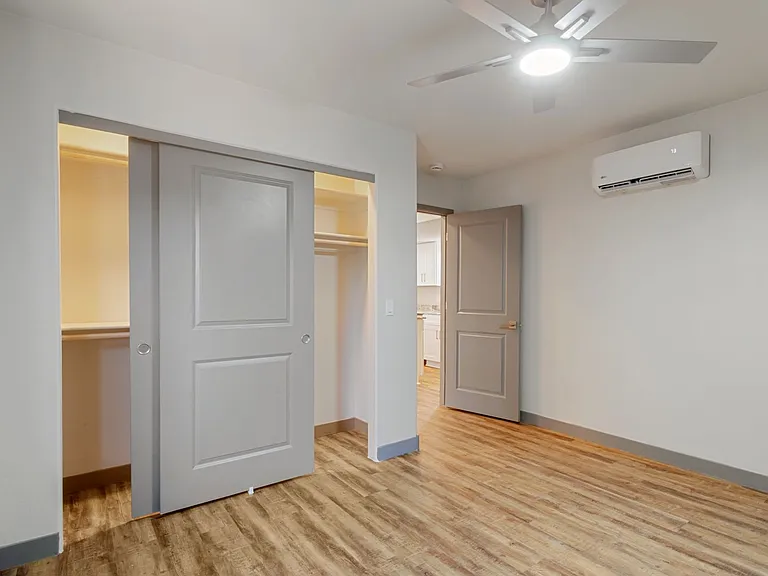 1720 E Edison St — Photo 26