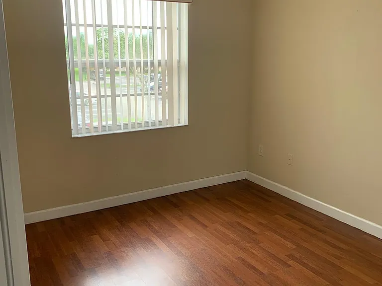 1570 NE 33rd Rd #201 — Photo 22