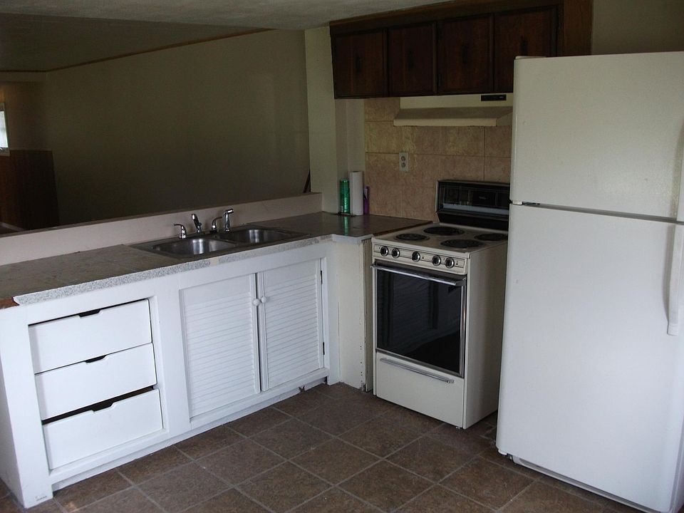 2nd image of 25 Bell Ln
