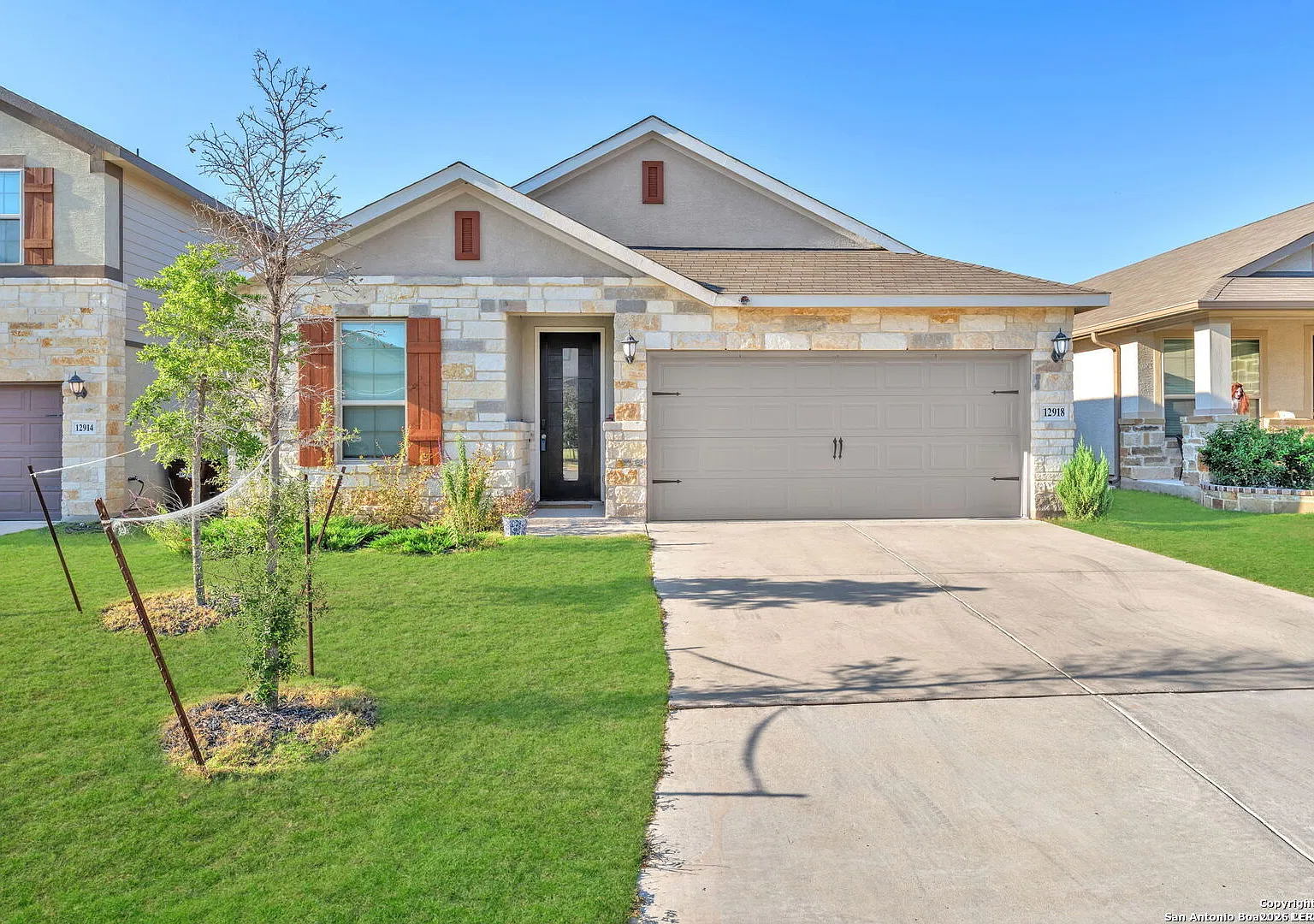 4 bed, 3.0 bath, 2527 sqft, $2,500 — Photo 1