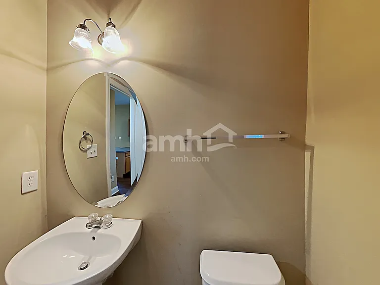 13634 Riding Hill Ave — Photo 9