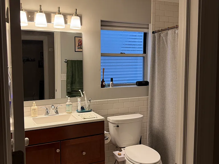 3303 N Southport Ave #1F — Photo 6