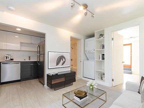 2nd image of 4018 Monroe St #4022-1/2