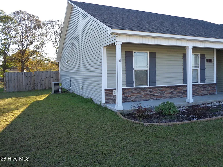 214 Long Neck Dr — Photo 3