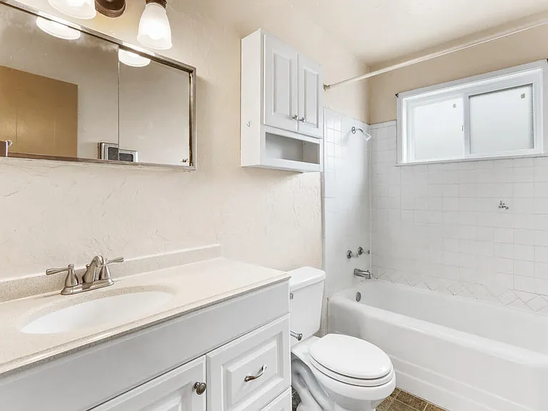 5201 Cornell Ave — Photo 31