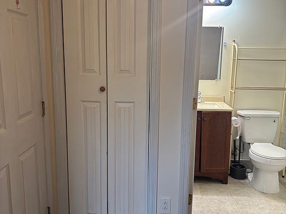 4th image of 328 Santa Barbara Ave
