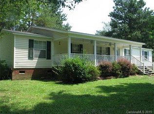 1935 Chestnut Ln, Edgemoor, SC 29712