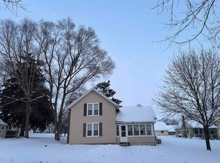 207 West St, Monroe Center, IL 61052