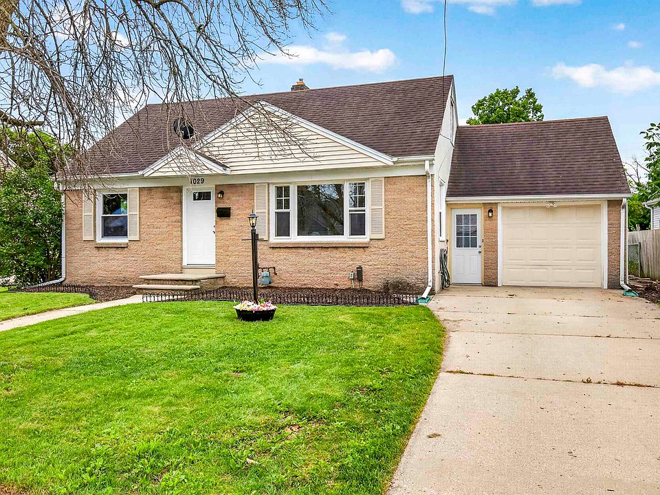 1st image of 1029 Langlade Ave