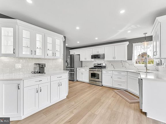 5th image of 116 Helen Dr