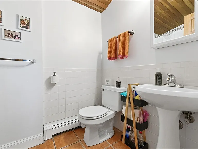 493 E 7th St #1 — Photo 11