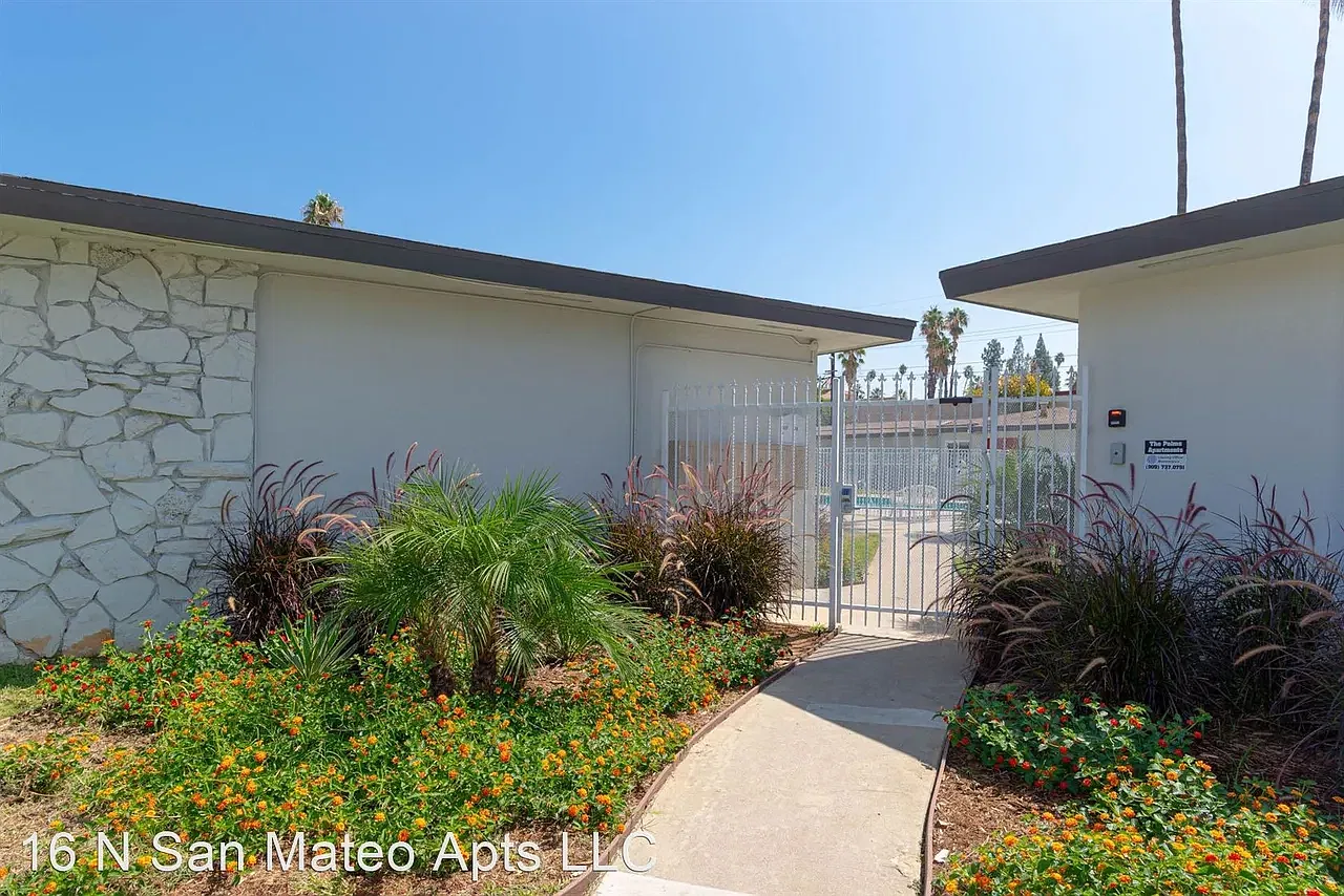 2 bed, 750 sqft, $2,300 — Photo 1