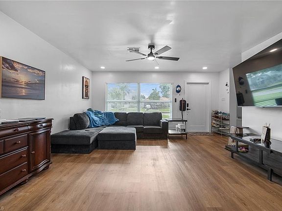 3rd image of 1661 Whiskey Creek DR
