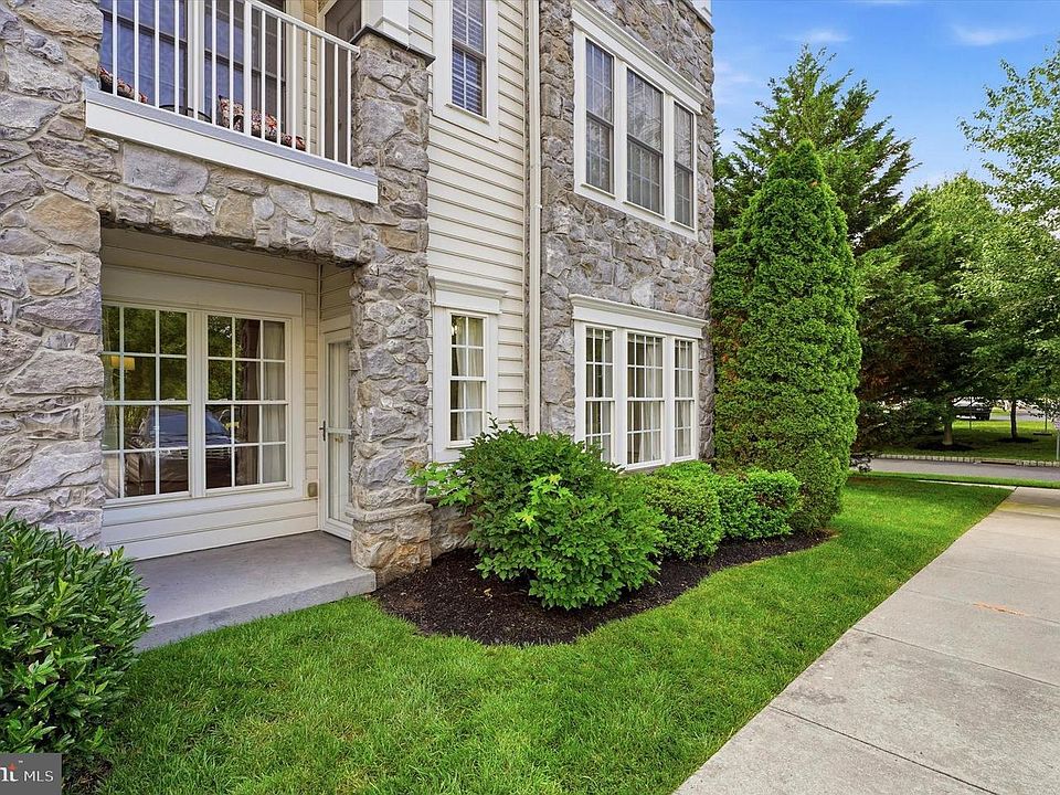 1st image of 1102 Lilac Ct