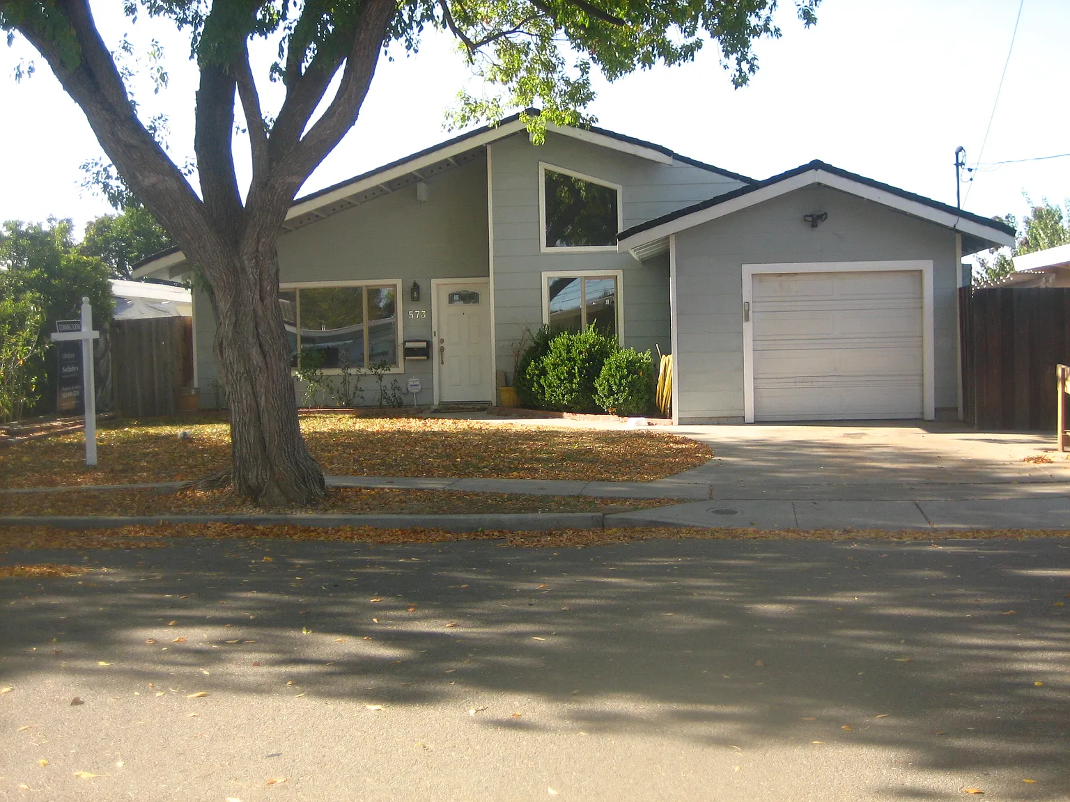 573 Bernal Ave photo 1