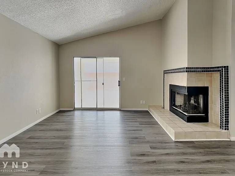 5825 Goodsprings Ct — Photo 3