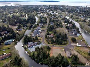 740 Island Cir SE, Ocean Shores, WA