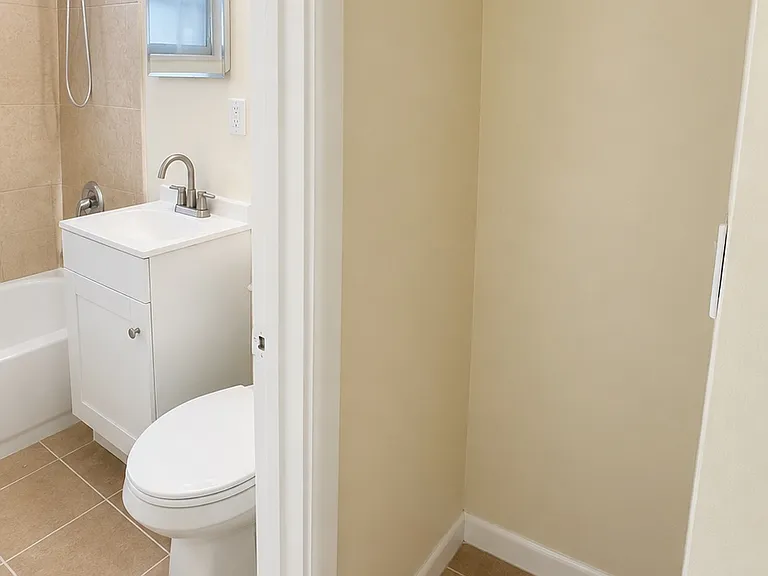 2122 NW 7th Ct #3 — Photo 12