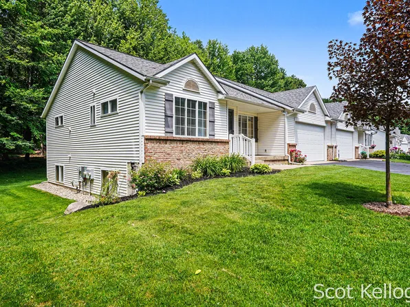 1923 Jack Pine Ct, Dorr, MI 49323