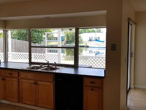 4th image of 448 Bridgetown Ct