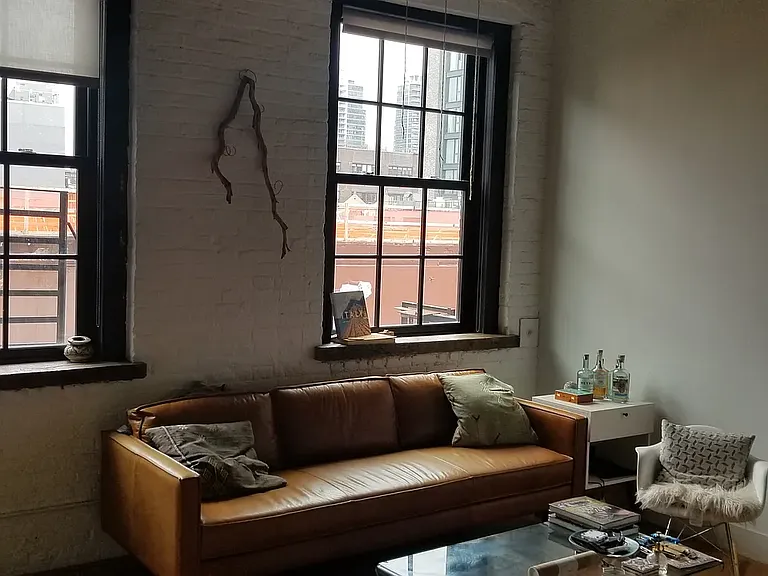 103 N 10th St #3J — Photo 2