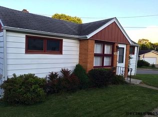 1674 Wisconsin Ave, Dubuque, IA 52001